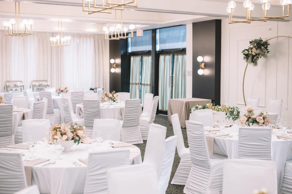 Courtyard by Marriott Calgary South - Resim 35