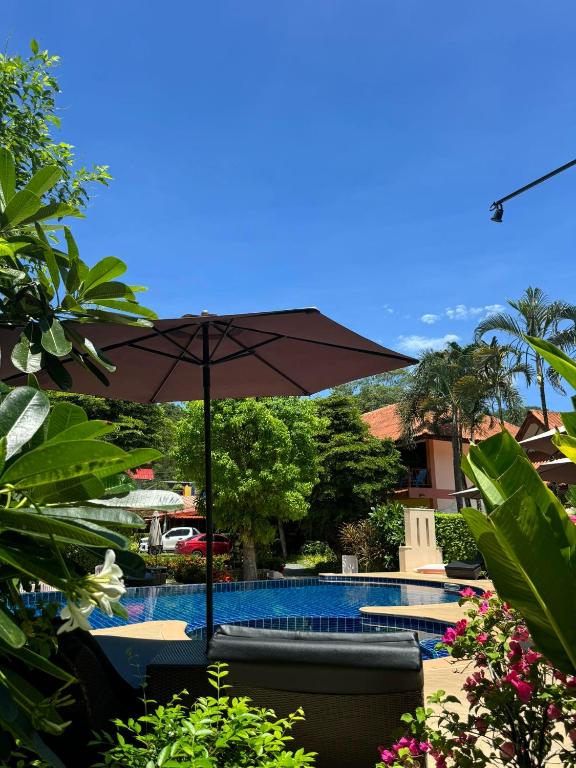 Bazén v ubytování Boonya Resort Koh Chang nebo v jeho okolí