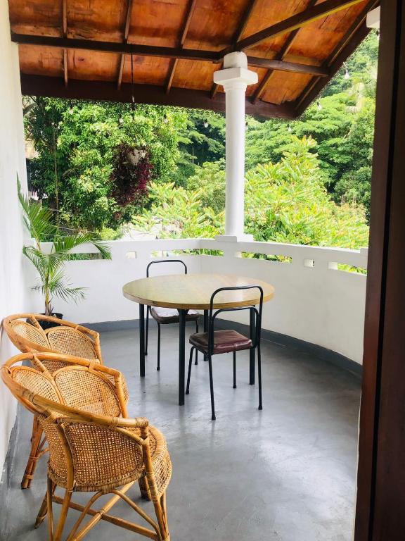 Balkón nebo terasa v ubytování Chandi Mahal HomeStay