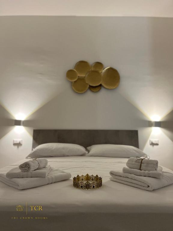 Postel nebo postele na pokoji v ubytování The Crown Rooms