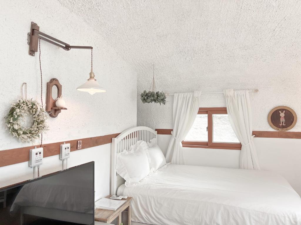 Country House Exclamation Mark & Comma - Quarto Duplo Com Banheiro Privativo