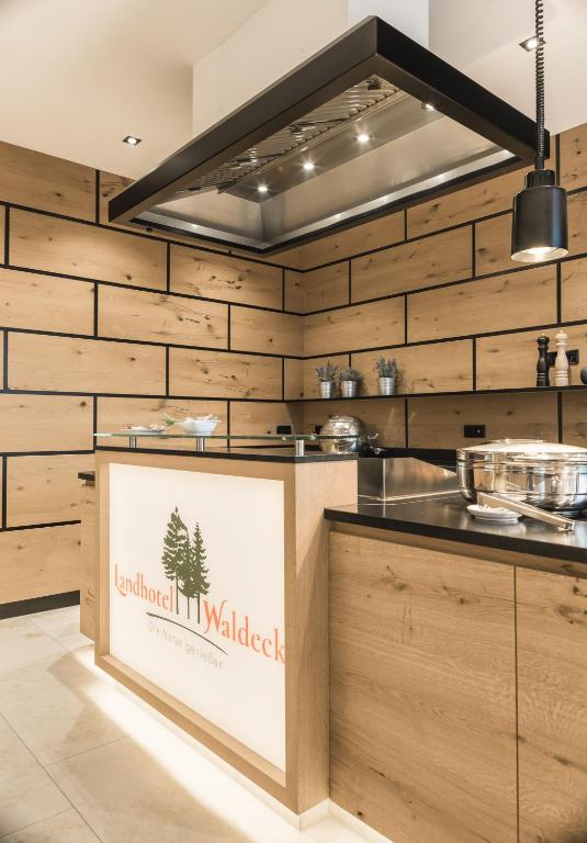 Kuchyň nebo kuchyňský kout v ubytování Landhotel Waldeck