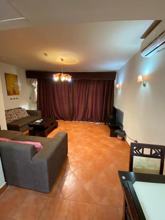 Posezení v ubytování Porto Sokna Pyramids booking sea view apartment family only
