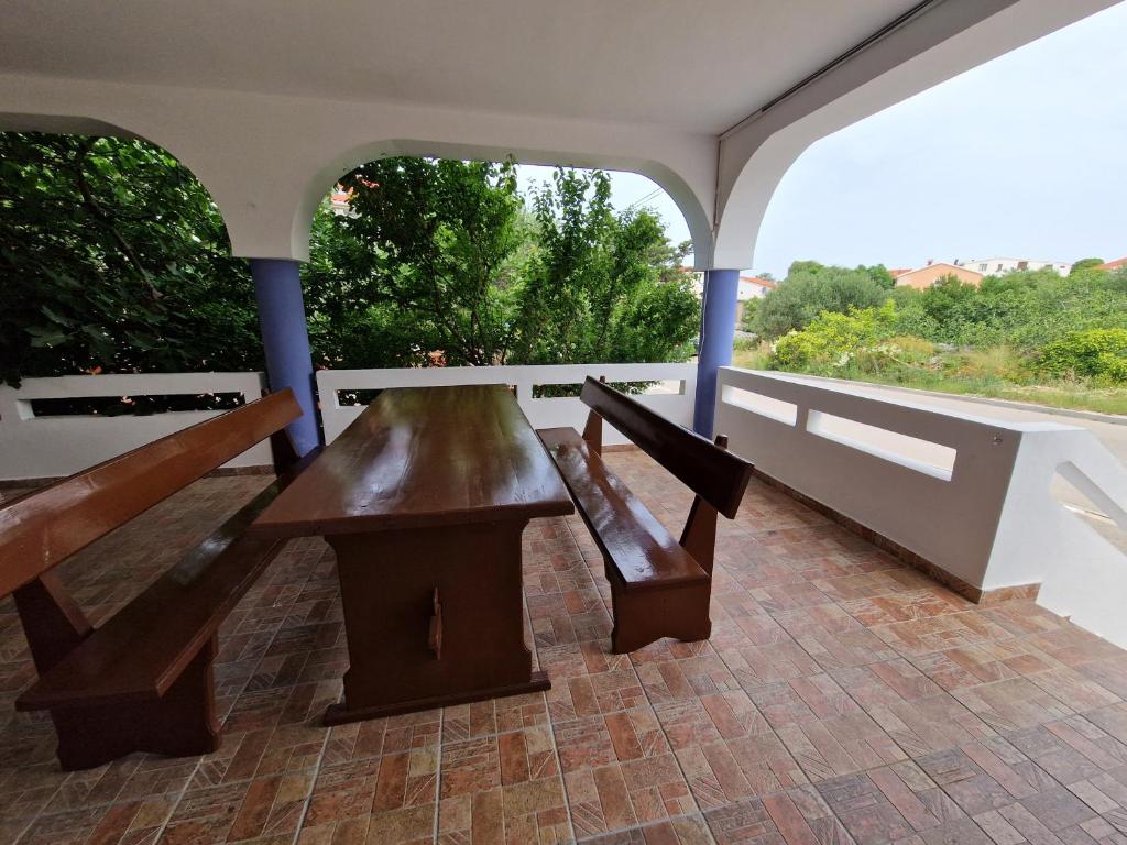 Balkon lub taras w obiekcie Pool Apartments Knežević Novalja
