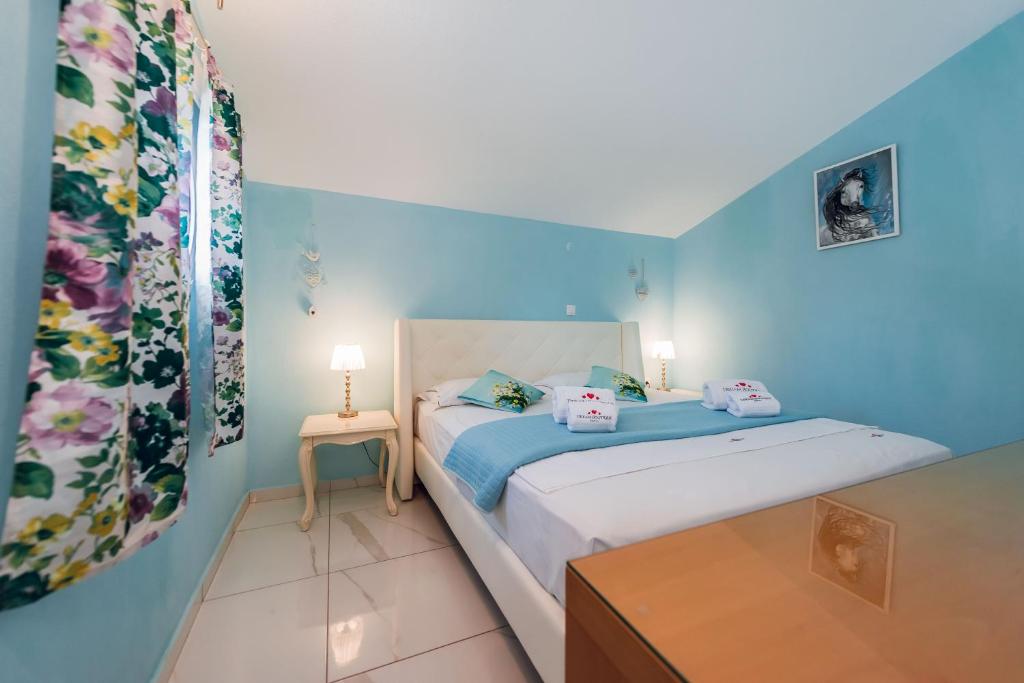 Dream Boutique Apartments - 10