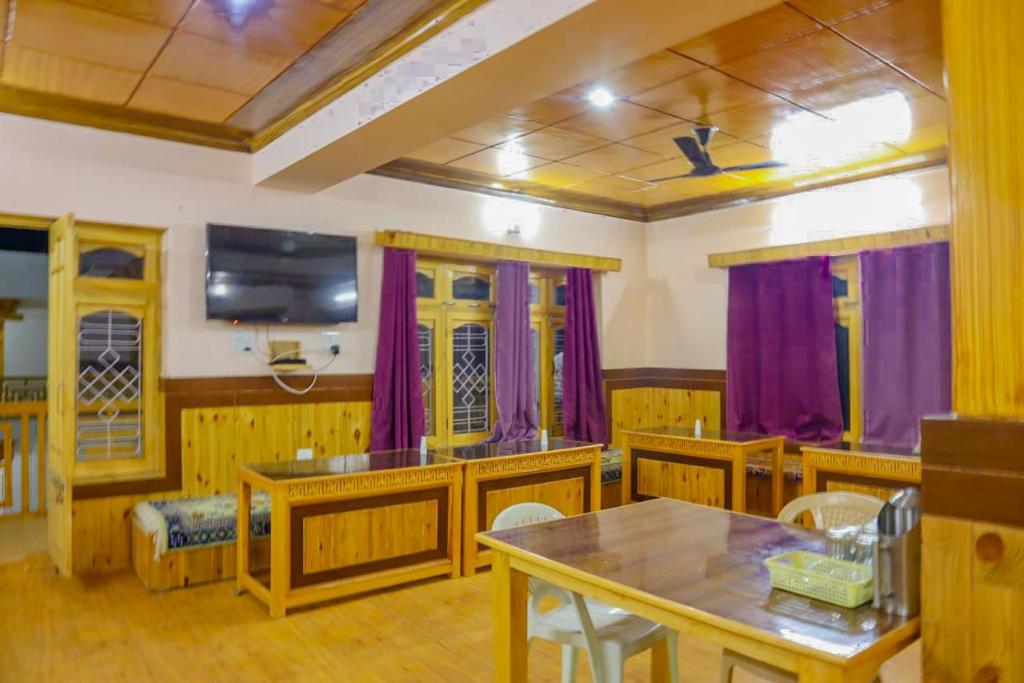 TV a/nebo společenská místnost v ubytování Hotel Thachung