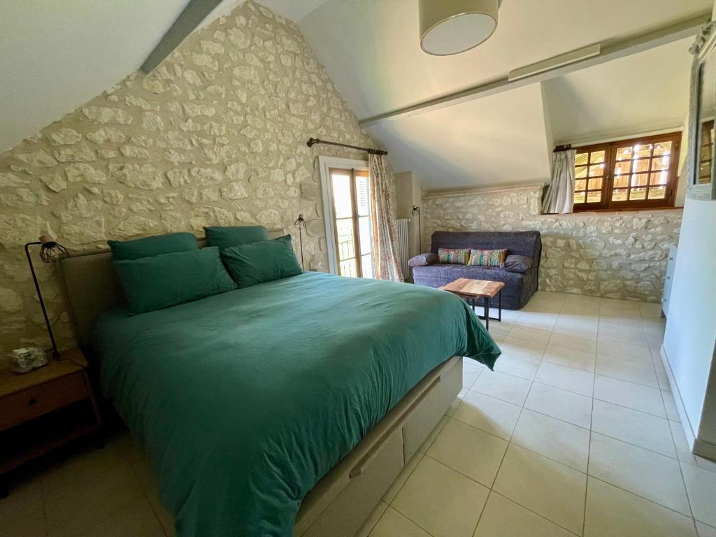 Les Bertaulières - Double Room With Garden View