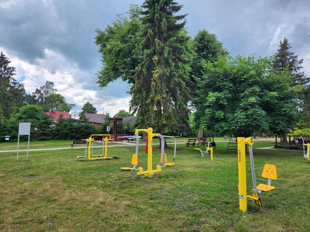 Herní místnost nebo prostor pro děti v ubytování Natura Park w Stegnie