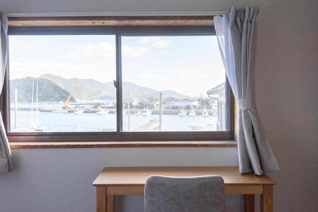 Nespecifikovaný výhled na hory nebo výhled na hory při pohledu z hotelu