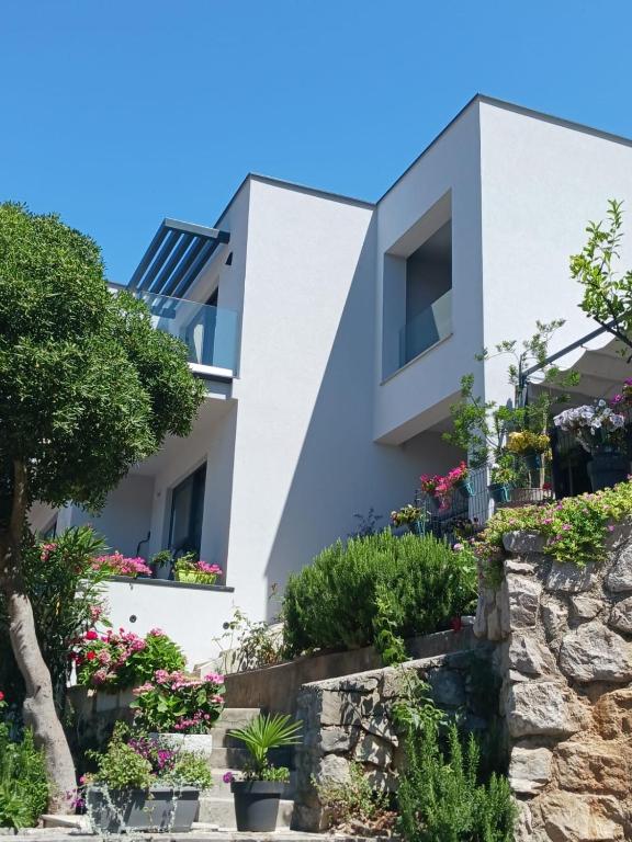 Budova, v ktorej sa apartmán nachádza