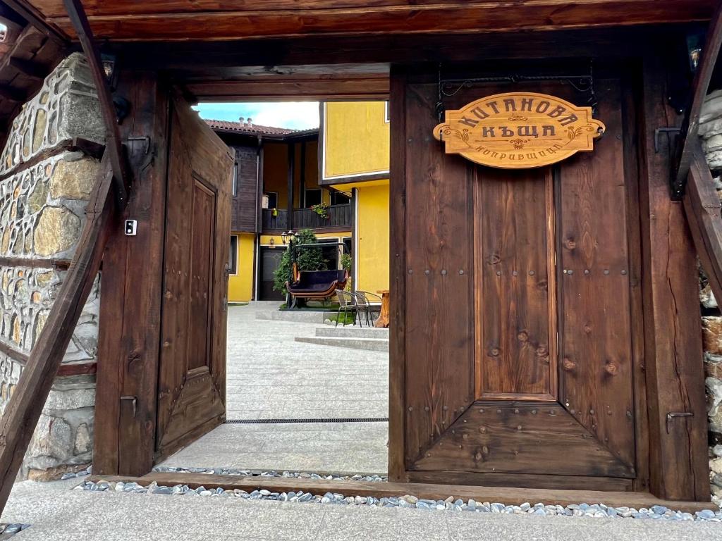 Fotografie z fotogalerie ubytování Китанова къща v destinaci Koprivštica