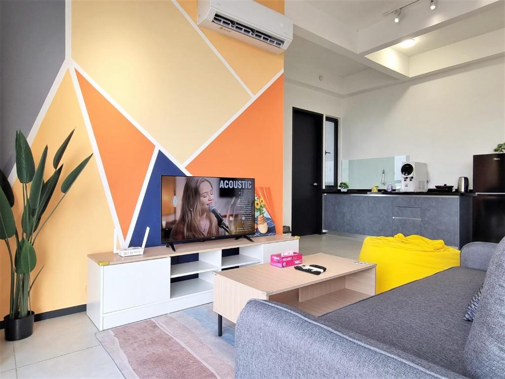 Posezení v ubytování Cozy Minimalist Suite at Urban Suites Georgetown by SuperStay