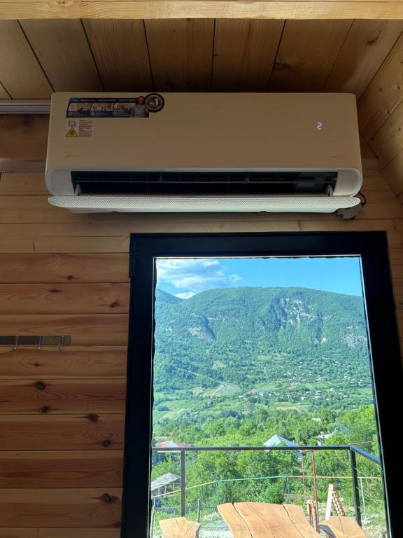 Nespecifikovaný výhled na hory nebo výhled na hory při pohledu z apartmánu
