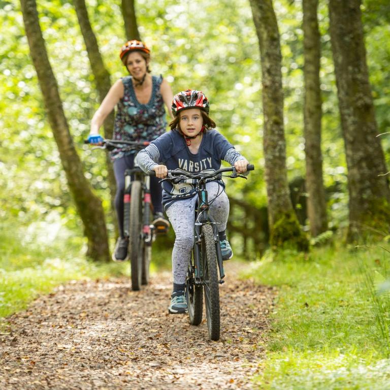 bike helmets at houghton park The Hudson Urban Helmet | Ebike rated The Hudson is meticulously designed to keep you comfortable with 13 strategically placed vents for optimal airflow. The best MTB trails around