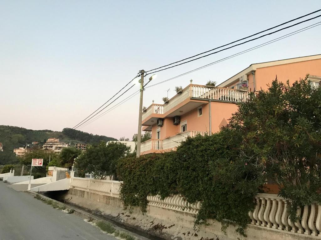 Budova, v ktorej sa apartmán nachádza
