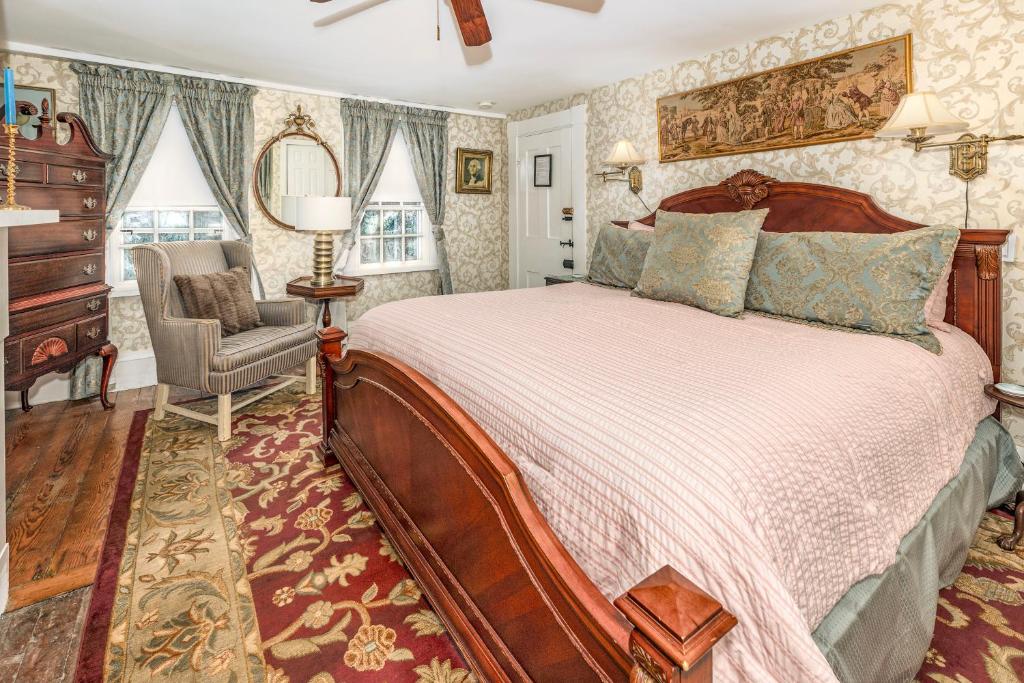 Holiday Guest House Bed & Breakfast - Standard King Room