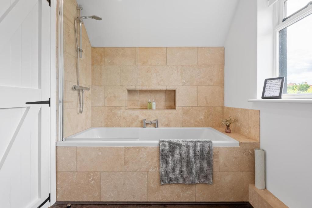 Attractive 2 storey, 2 bedroom barn in Long Melford 3