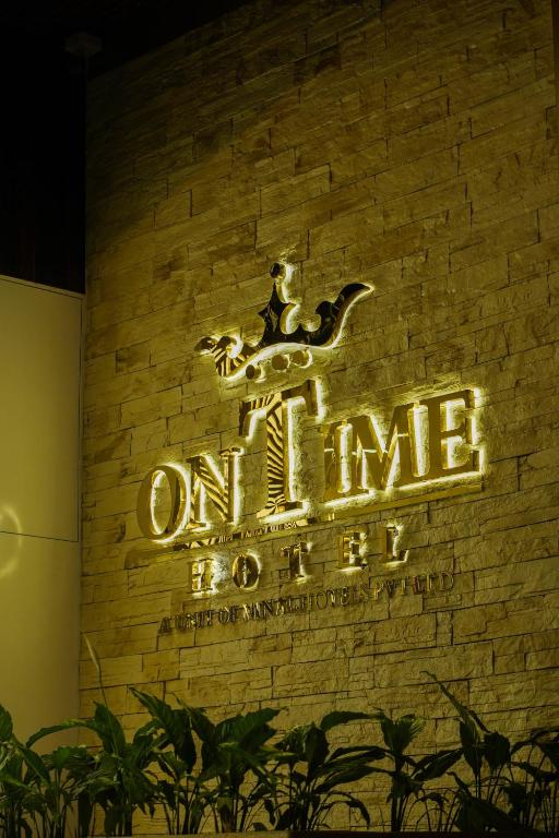 Certifikát, hodnocení, plakát nebo jiný dokument vystavený v ubytování The Ontime Hotel, Bangalore