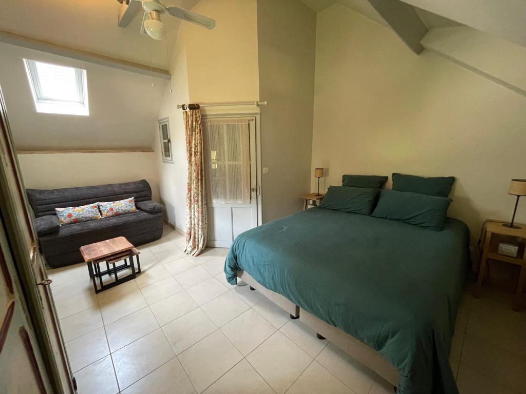 Les Bertaulières - Double Room With Pool View