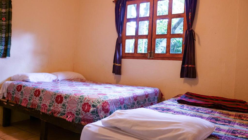 ATI Hostel & Beach Club - Drievoudige Kamer Met Gedeelde Badkamer