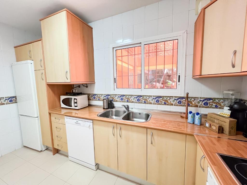 Kuchyňa alebo kuchynka v ubytovaní Apartamento la Reserva de Marbella