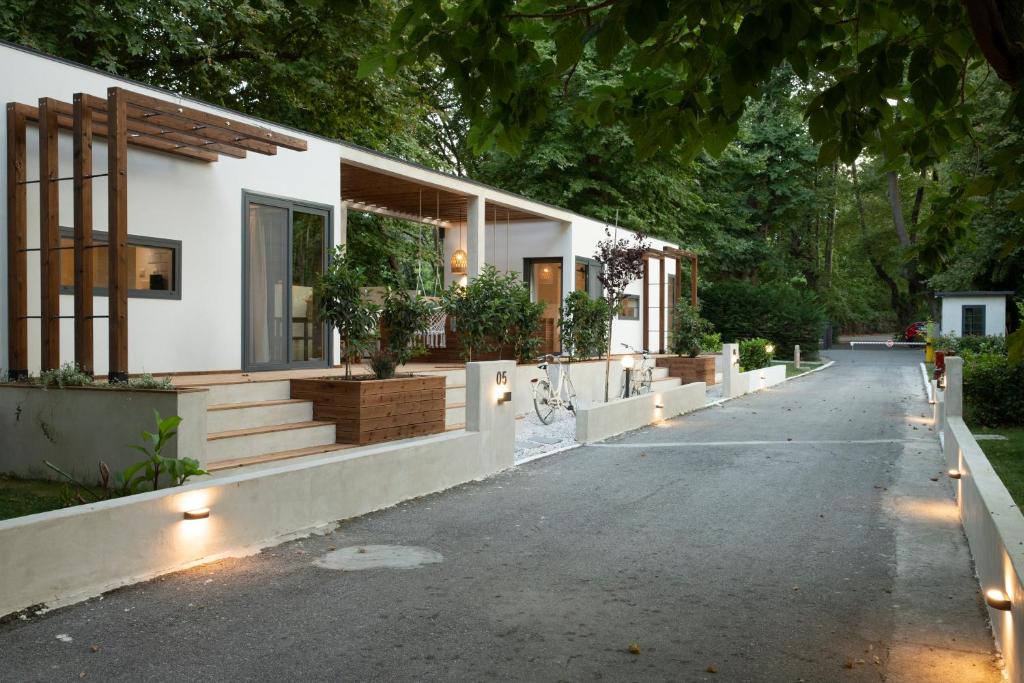 Gkaras Campsite & Apartments - Luxe Bungalow