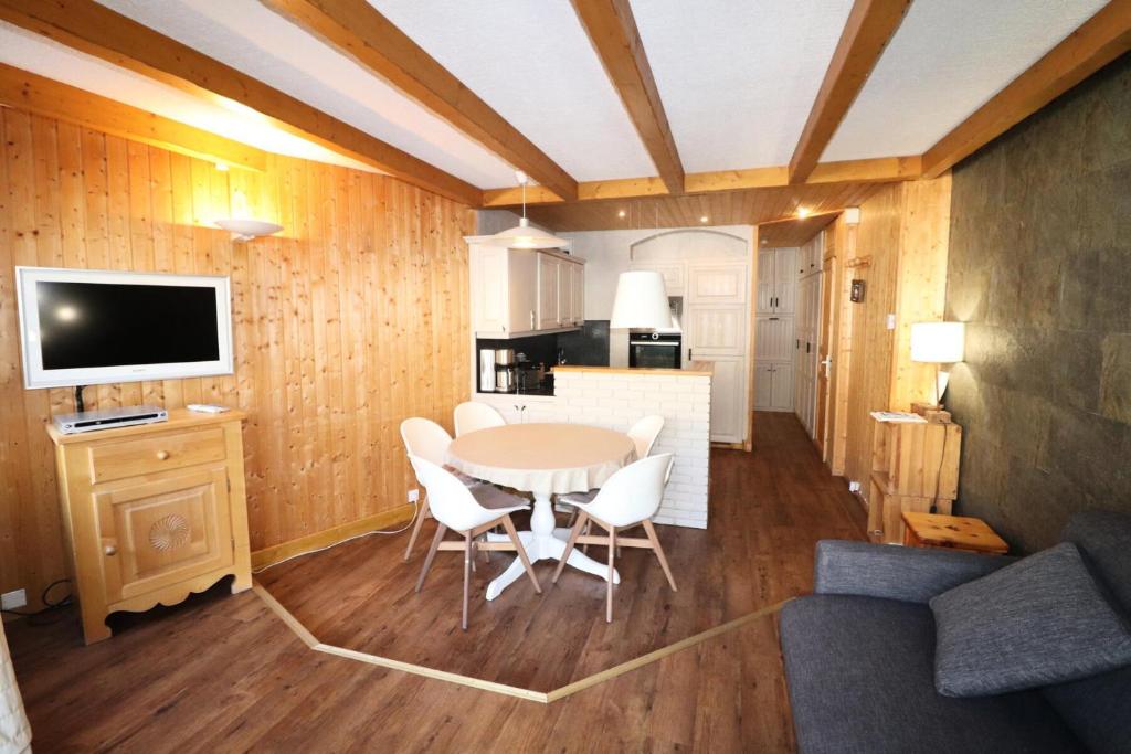 Televízia a/alebo spoločenská miestnosť v ubytovaní Résidence Curling B1-b2 - Appartement au coeur de Tignes le Val Claret MAE-2554