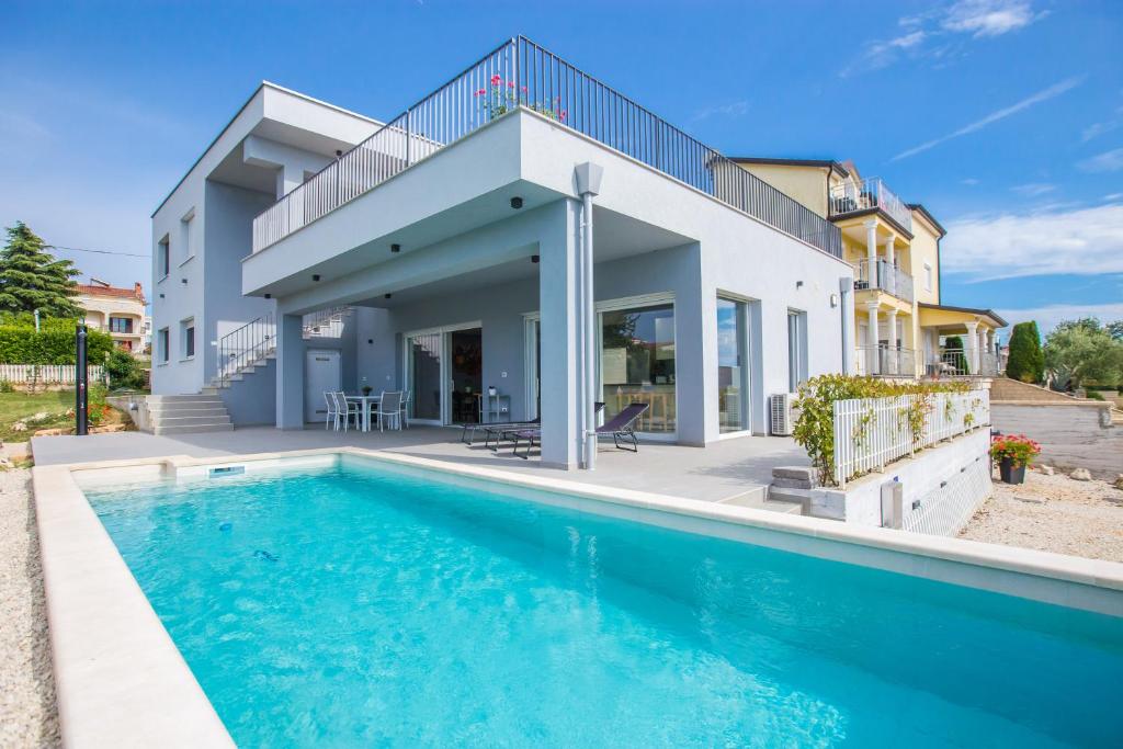 Πισίνα στο ή κοντά στο the Maj house