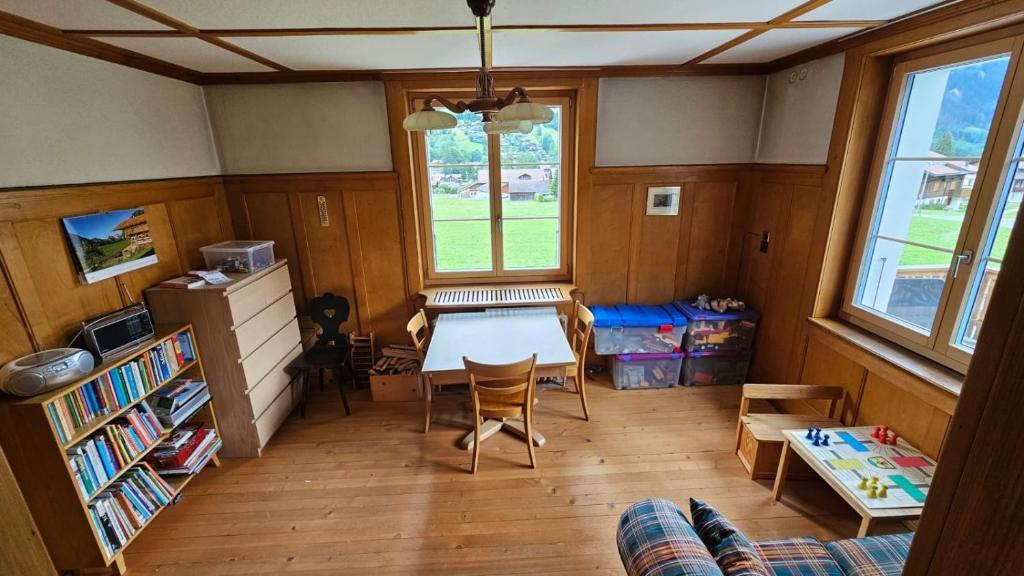 Knihovna v apartmánu