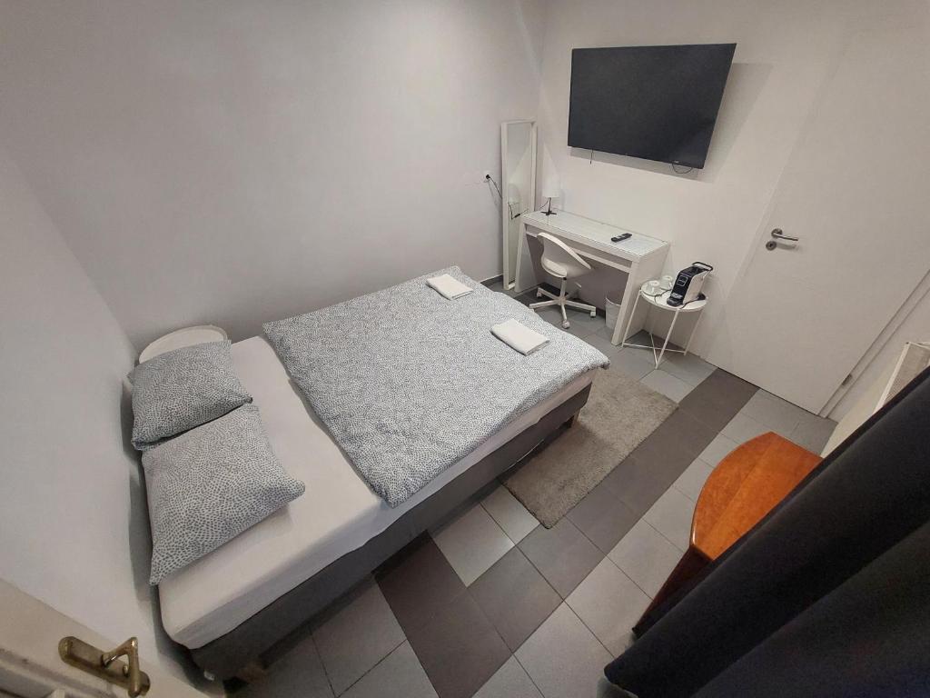 TV a/nebo společenská místnost v ubytování ROSE house - greenline accomodations