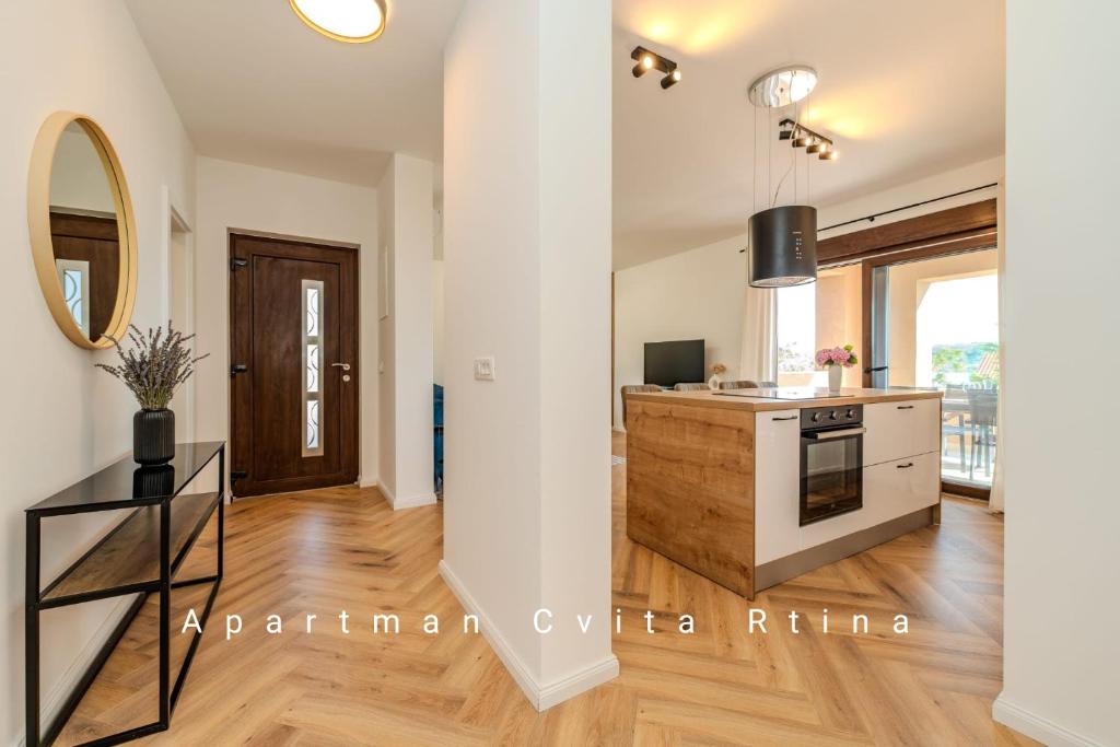 Kuchyň nebo kuchyňský kout v ubytování Apartman Cvita Rtina