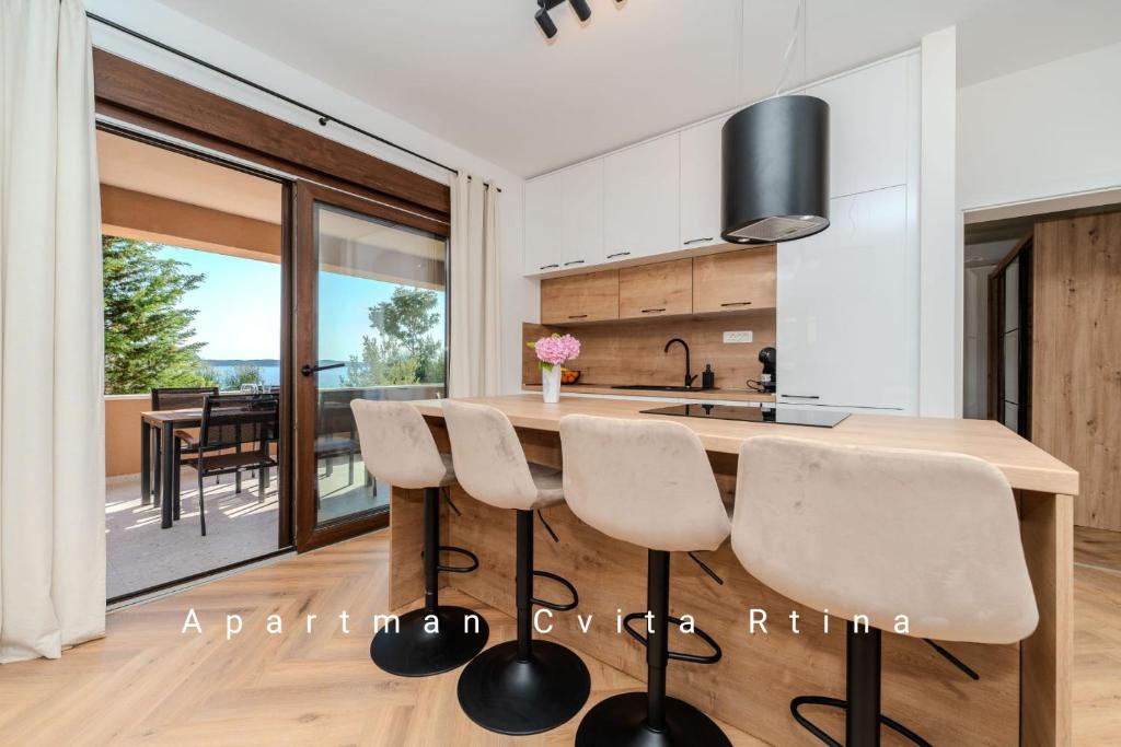 Kuchyň nebo kuchyňský kout v ubytování Apartman Cvita Rtina
