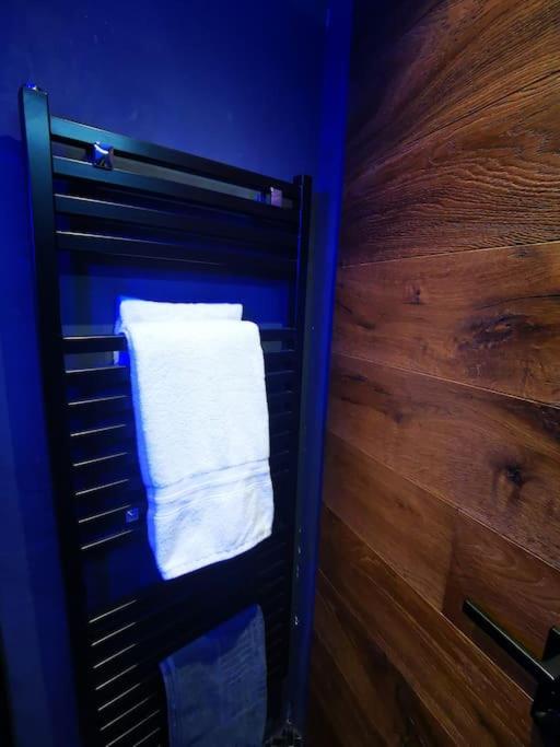 Postel nebo postele na pokoji v ubytování Charmante Loft Wohnung in den Bergen