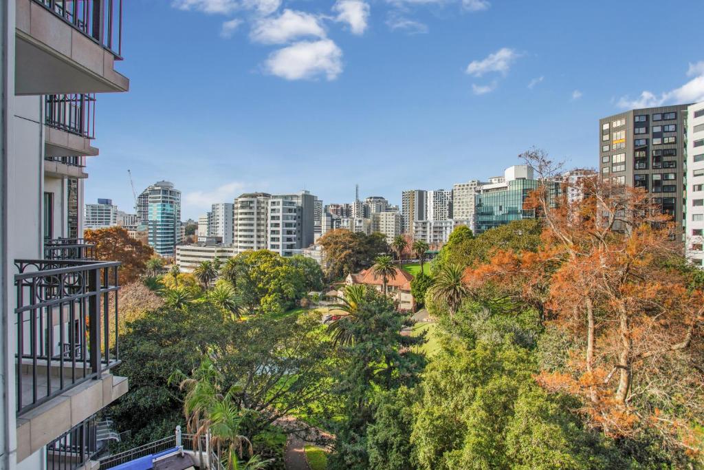 Greys Urban Escape with Spa, Pool - Gym - Resim 13