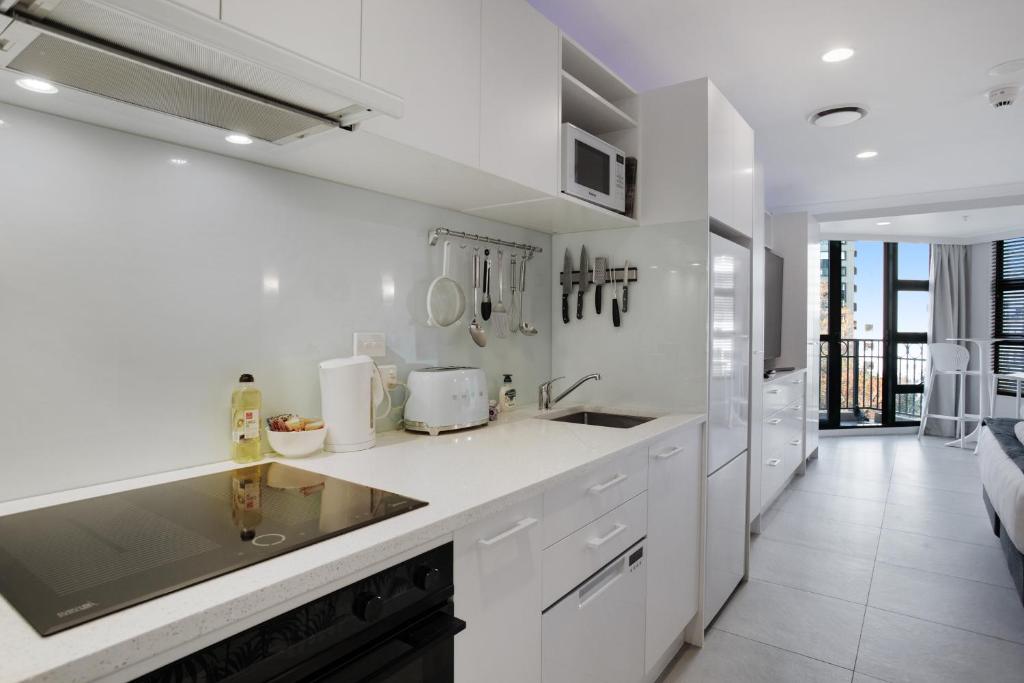 Greys Urban Escape with Spa, Pool - Gym - Resim 28