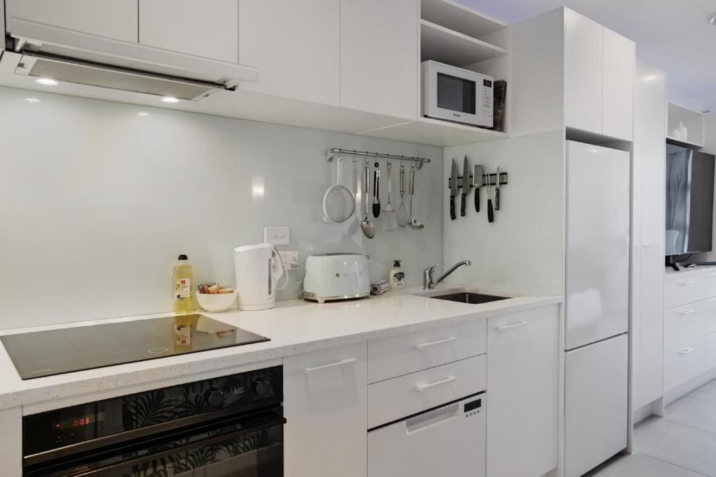 Greys Urban Escape with Spa, Pool - Gym - Resim 30