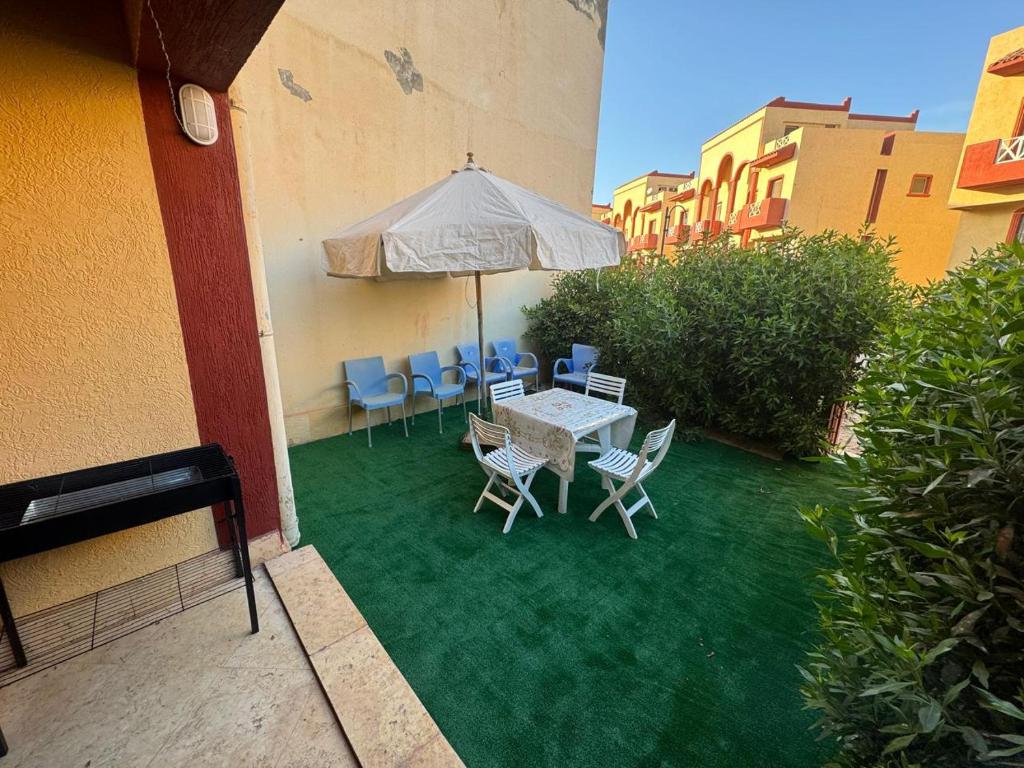 Kép Brand New Renovated Cheerful 3-bedroom Villa With 6 Pools FAMILY ONLY- Perla Marina Kilo 85 szállásáról El Alameinben a galériában