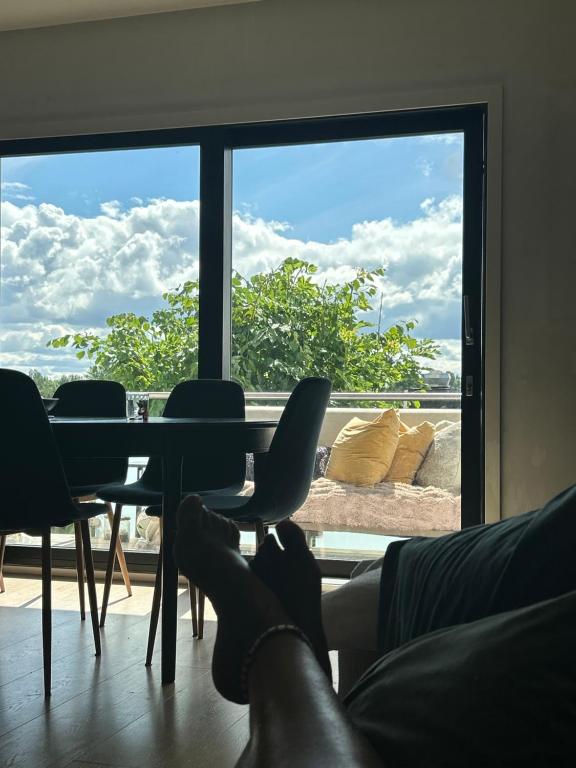 Afbeelding uit fotogalerij van Fornebu Holtekilen panorama in Stabekk