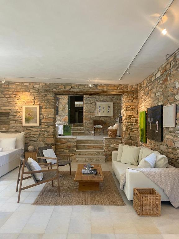 Fotografie z fotogalerie ubytování The Artists House - Atelier Suite v destinaci Agia Theodoti