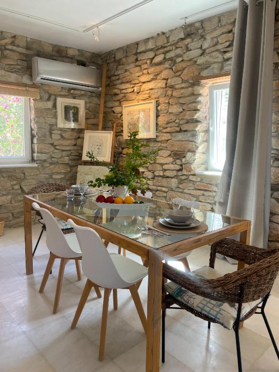 Fotografie z fotogalerie ubytování The Artists House - Atelier Suite v destinaci Agia Theodoti