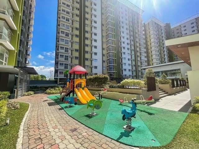 Sân chơi trẻ em tại Fully Furnished Studio Condo with Amazing View