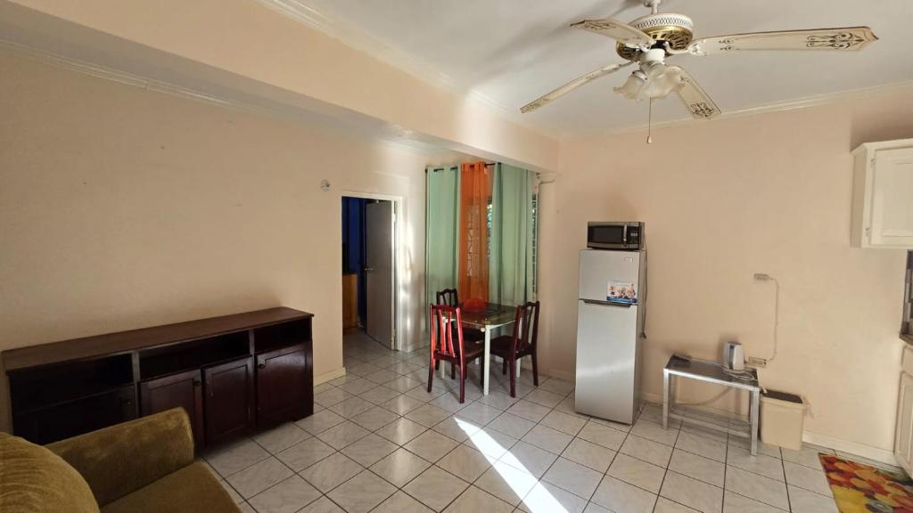 Kuchyň nebo kuchyňský kout v ubytování Wizzy Apartment White River