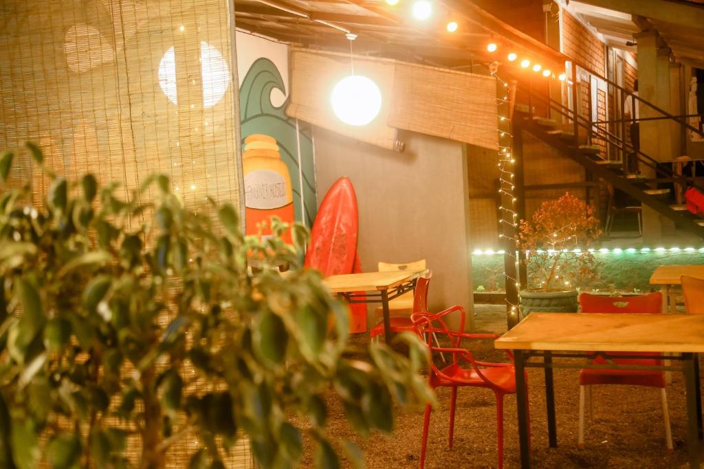 Posezení v ubytování Hangover Hostels Mirissa