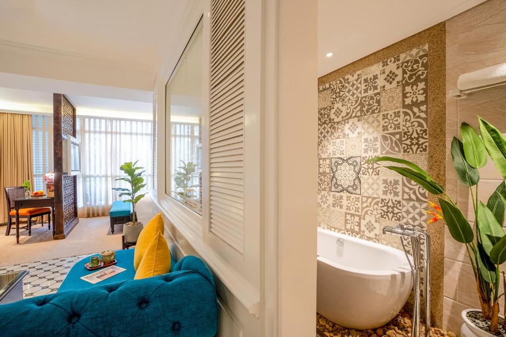 Indochine Heritage Suite - Massage Included