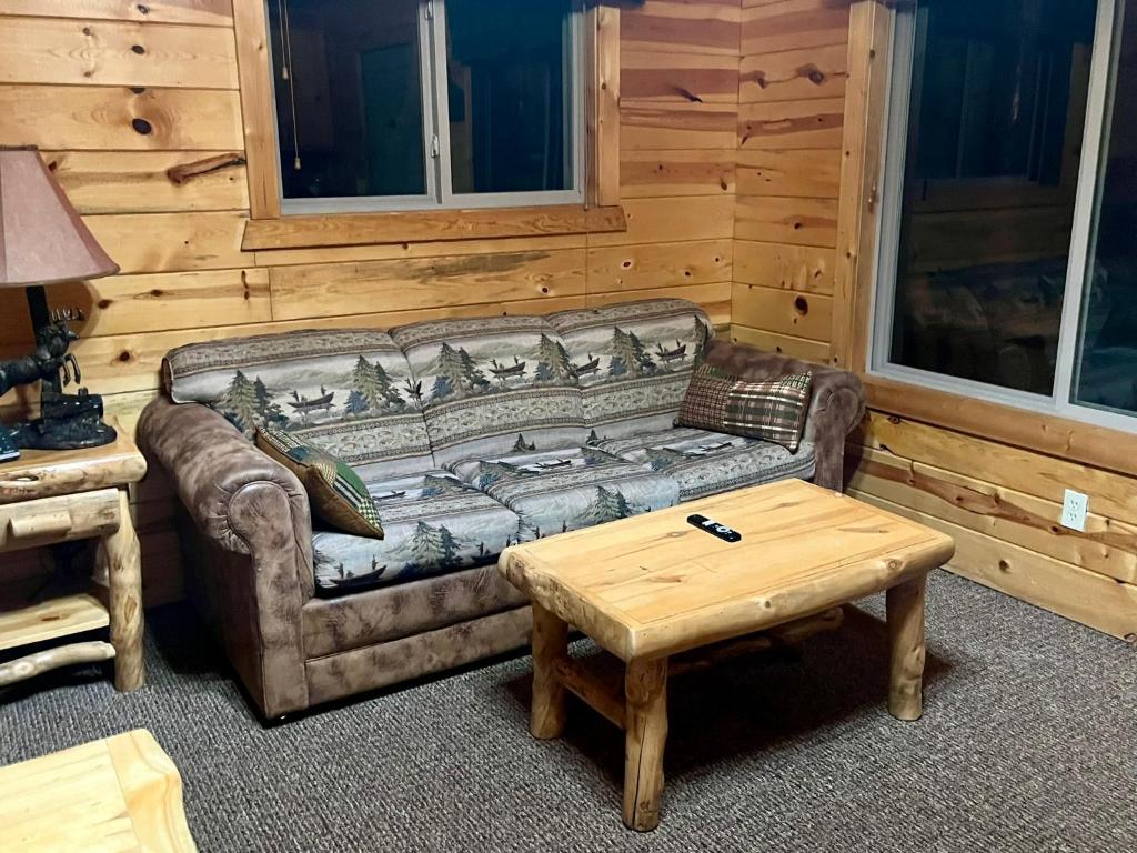 Badlands Frontier Cabins photo