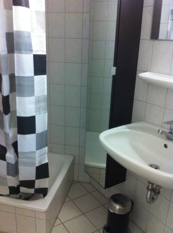 Koupelna v ubytování Mini-Ferien-Suite Hildesheim