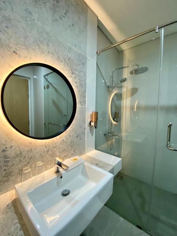 Koupelna v ubytování OPI Indah Hotel