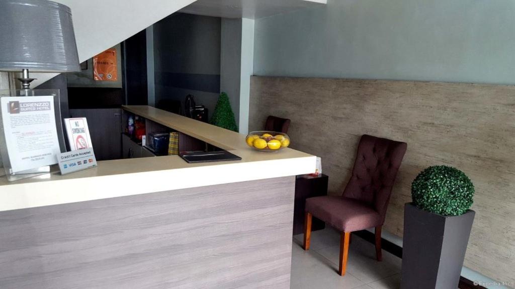 Kuchyň nebo kuchyňský kout v ubytování MAKATI Boutique Hotel near NAIA Airport Terminal 3 Edsa Pasay CBD
