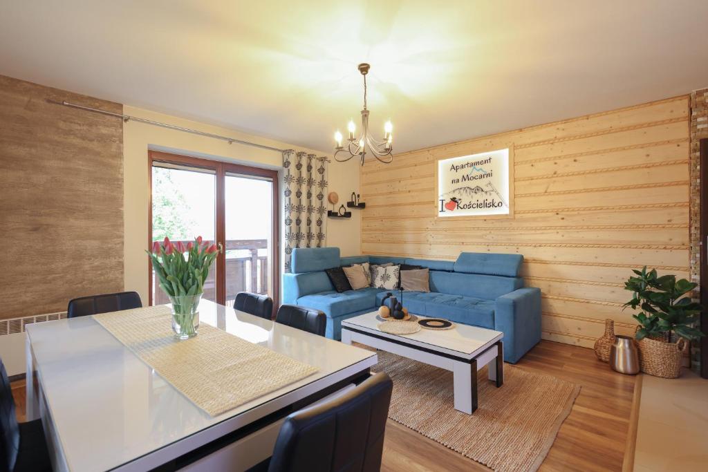 Posedenie v ubytovaní APARTAMENT "NA MOCARNI"