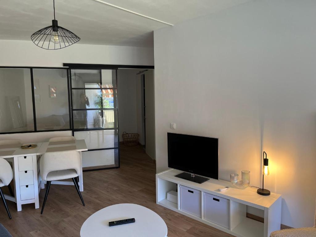 Charmant 2 pièces proche de Cannes, Mandelieu-la-Napoule (precios